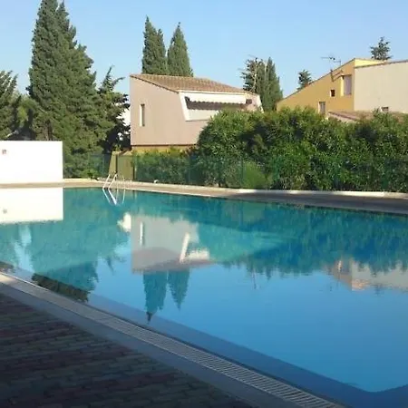 Tennis International Hotel