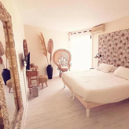 Tennis International Szálloda