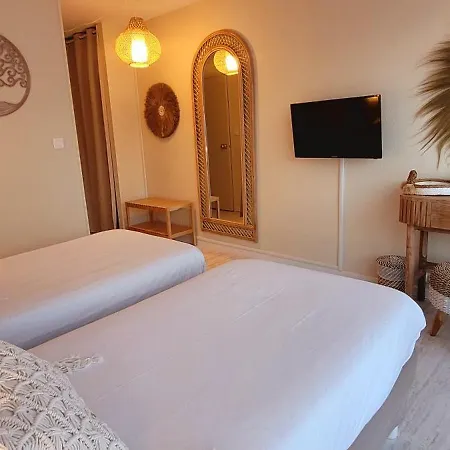 Tennis International