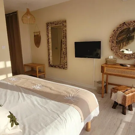 Tennis International Hotel