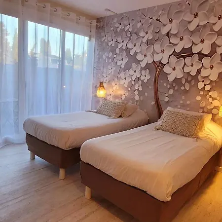 Tennis International Hotel 3*