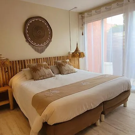 Tennis International Hotel