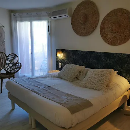 Szálloda Tennis International 3*