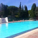 Готель Tennis International 3*