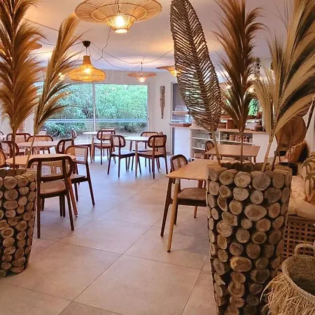 Tennis International Hotel 3*