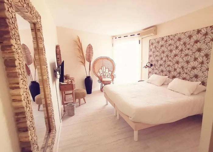 Tennis International Hotel