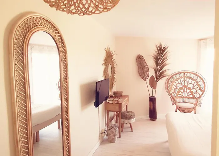 Tennis International Ξενοδοχείο 3*