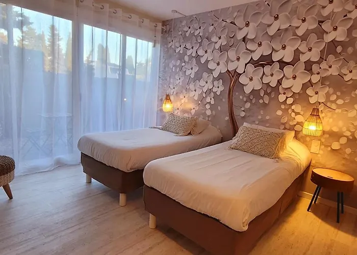 Tennis International Ξενοδοχείο 3*