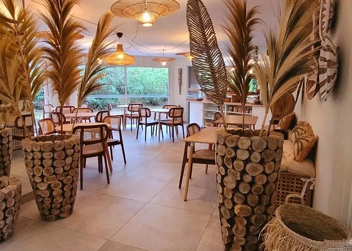 Tennis International Ξενοδοχείο 3*